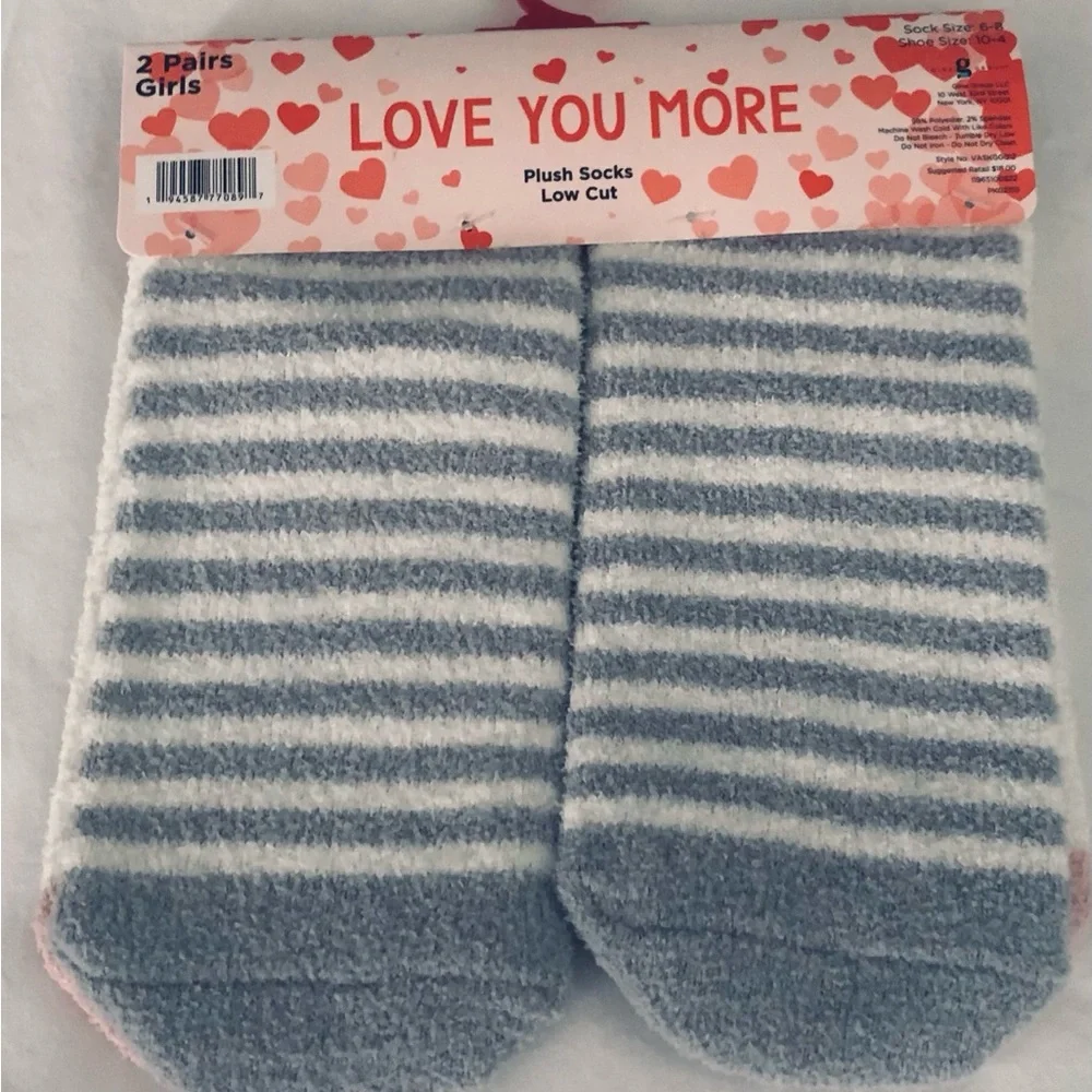 Girl’s 2 Pair plus low cut Socks Love you More graphic cream gray stripes. 6-8